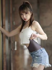 斗鱼主播小女巫露娜 - 牛仔小裤裤(28)